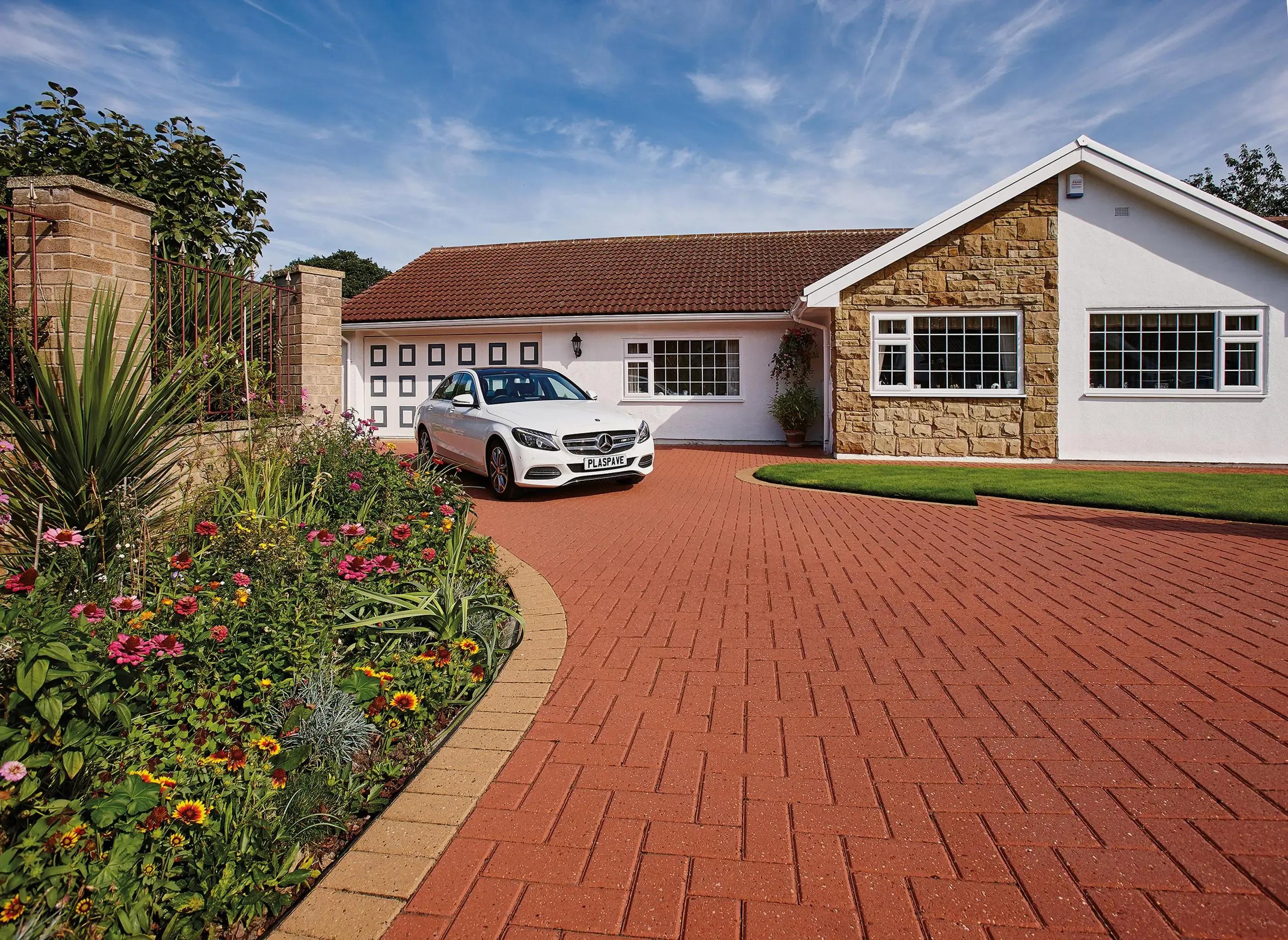 Plaspave 50 Concrete Block Paving Red 200 x 100 x 50mm (Qty.488) 9.76³