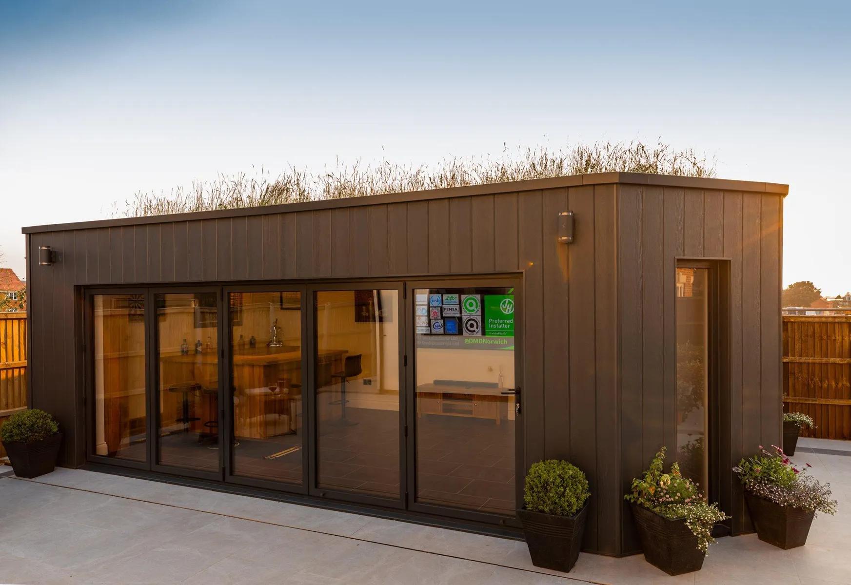 Hardie® VL Plank Weatherboard Cedar Finish Anthracite Grey